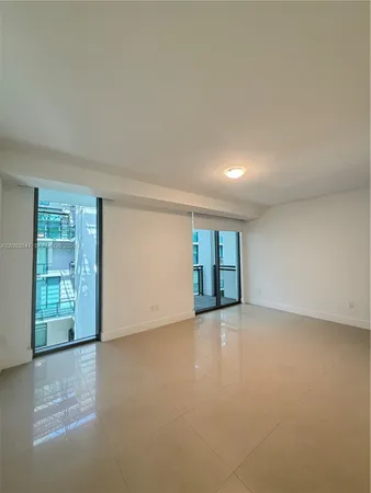 $5,000 | 6000 Collins Avenue, Unit 313, Miami Beach, FL 33140