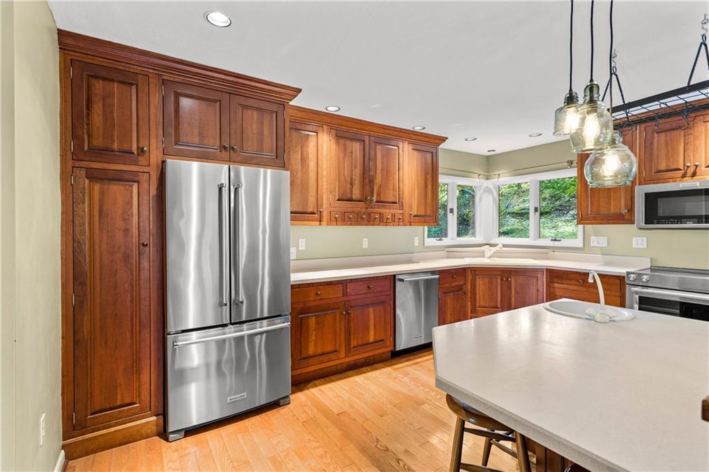 208 Grange Road Rochester, PA 15074 - Photo 4 of 23