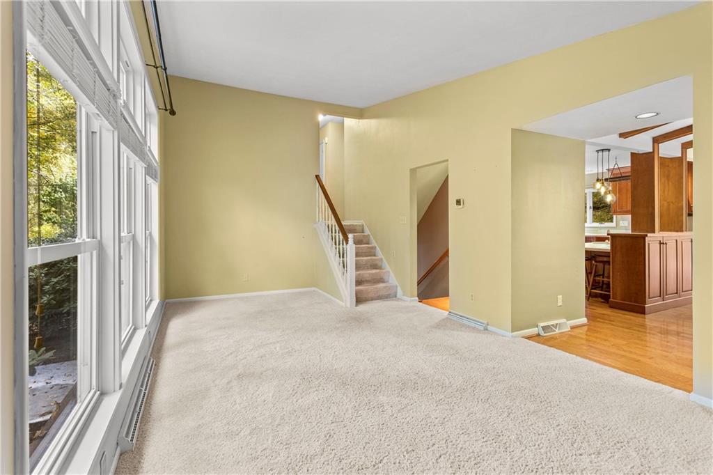 208 Grange Road Rochester, PA 15074 - Photo 9 of 23