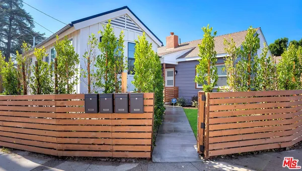 $2,400 | 6761 Case Avenue, North Hollywood, CA 91606