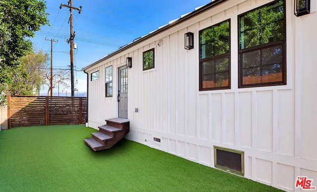 $2,200 | 6761 Case Avenue, North Hollywood, CA 91606