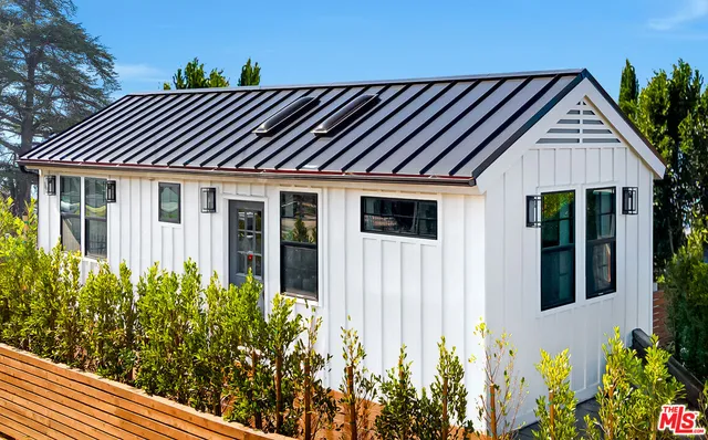 $2,200 | 6761 Case Avenue, North Hollywood, CA 91606