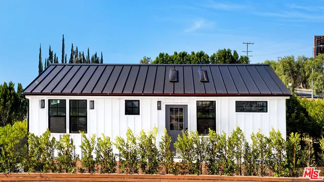 $2,200 | 6761 Case Avenue, North Hollywood, CA 91606