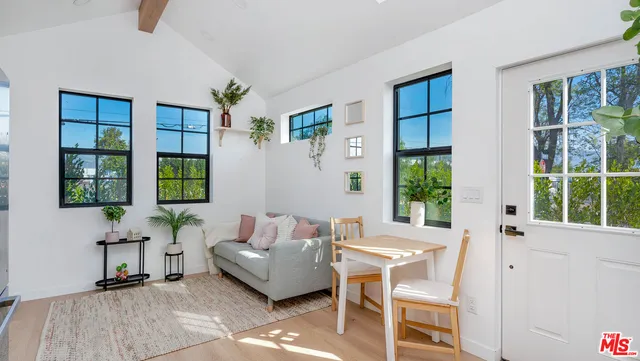 $2,200 | 6761 Case Avenue, North Hollywood, CA 91606