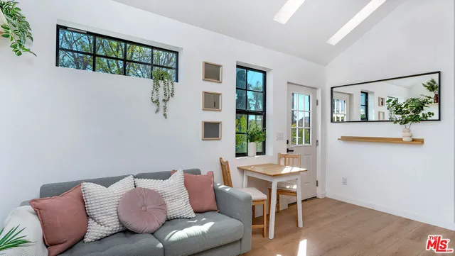 $2,200 | 6761 Case Avenue, North Hollywood, CA 91606