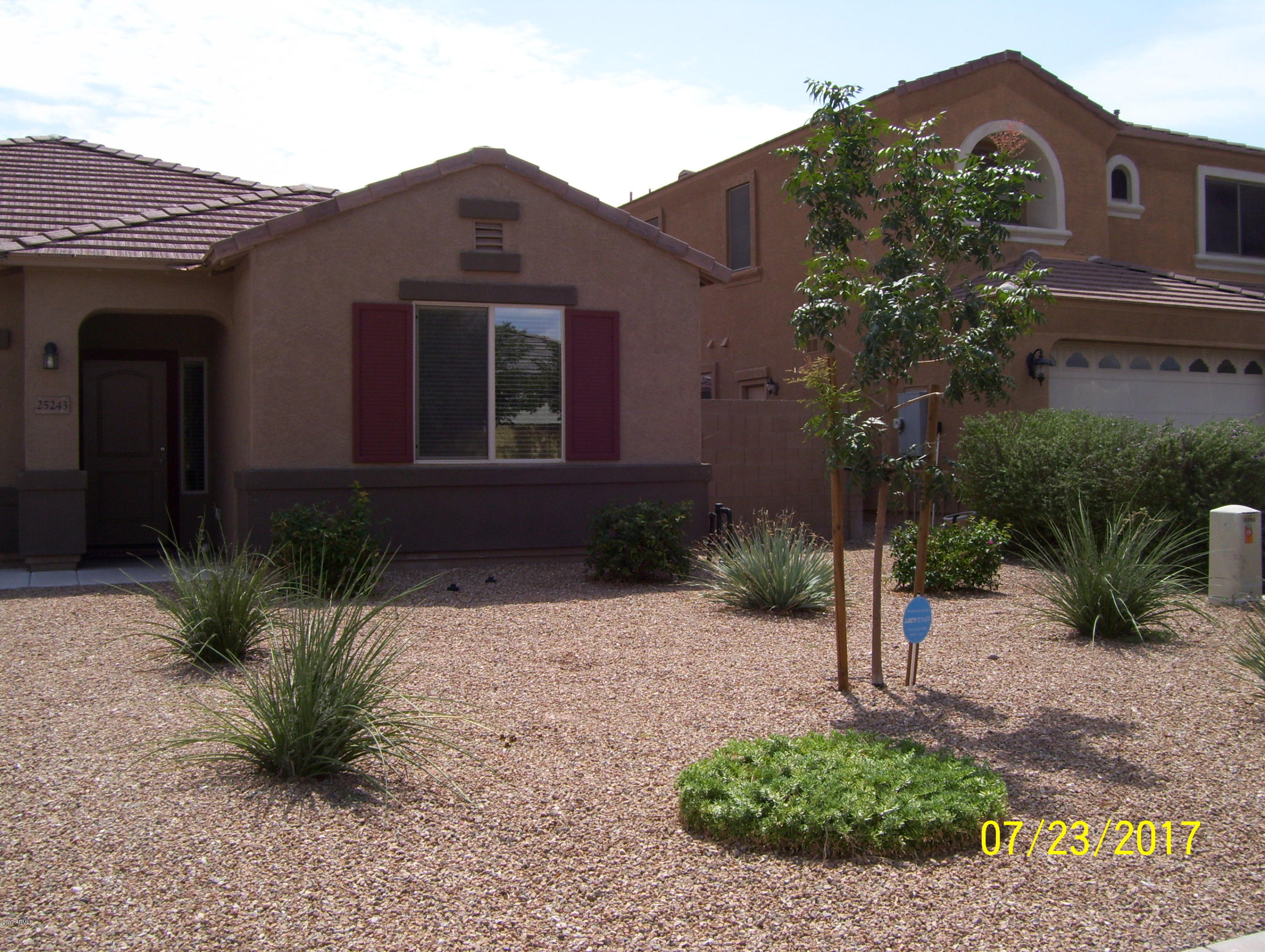 25243 North Boreas Road Florence, AZ 85132 - Photo 2 of 26 2-front yard