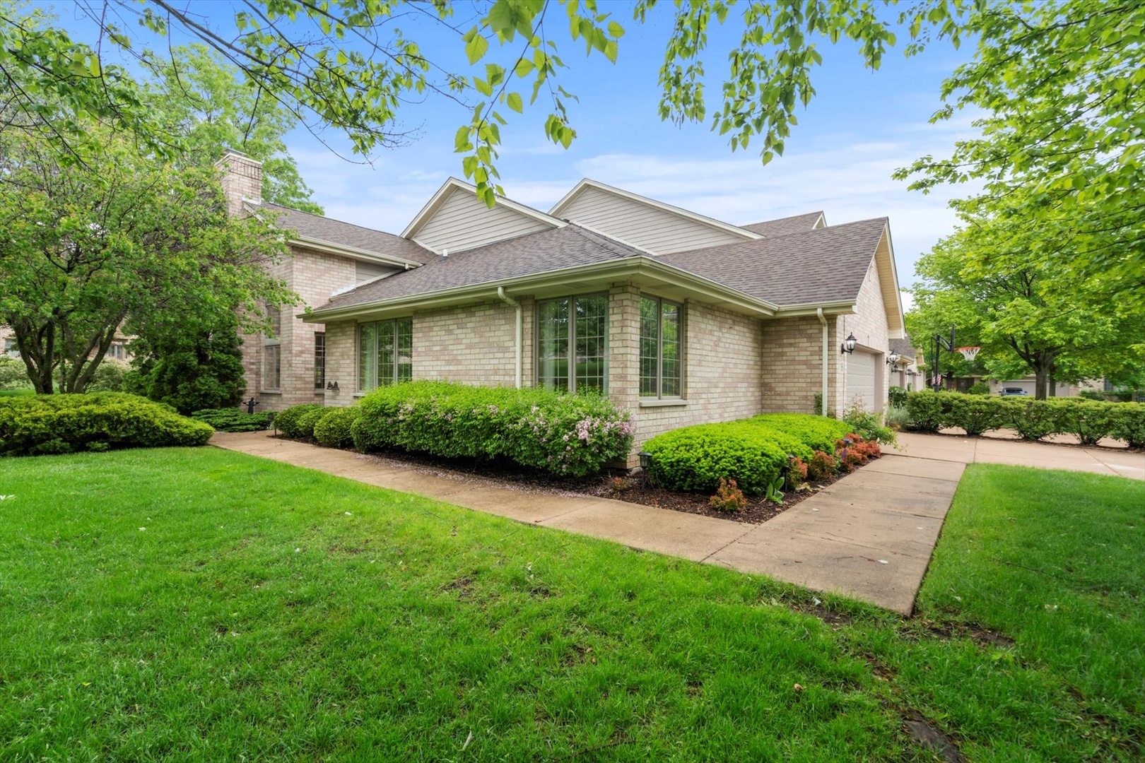 16 Pine Needles Drive Lemont, IL 60439 - Photo 2 of 47