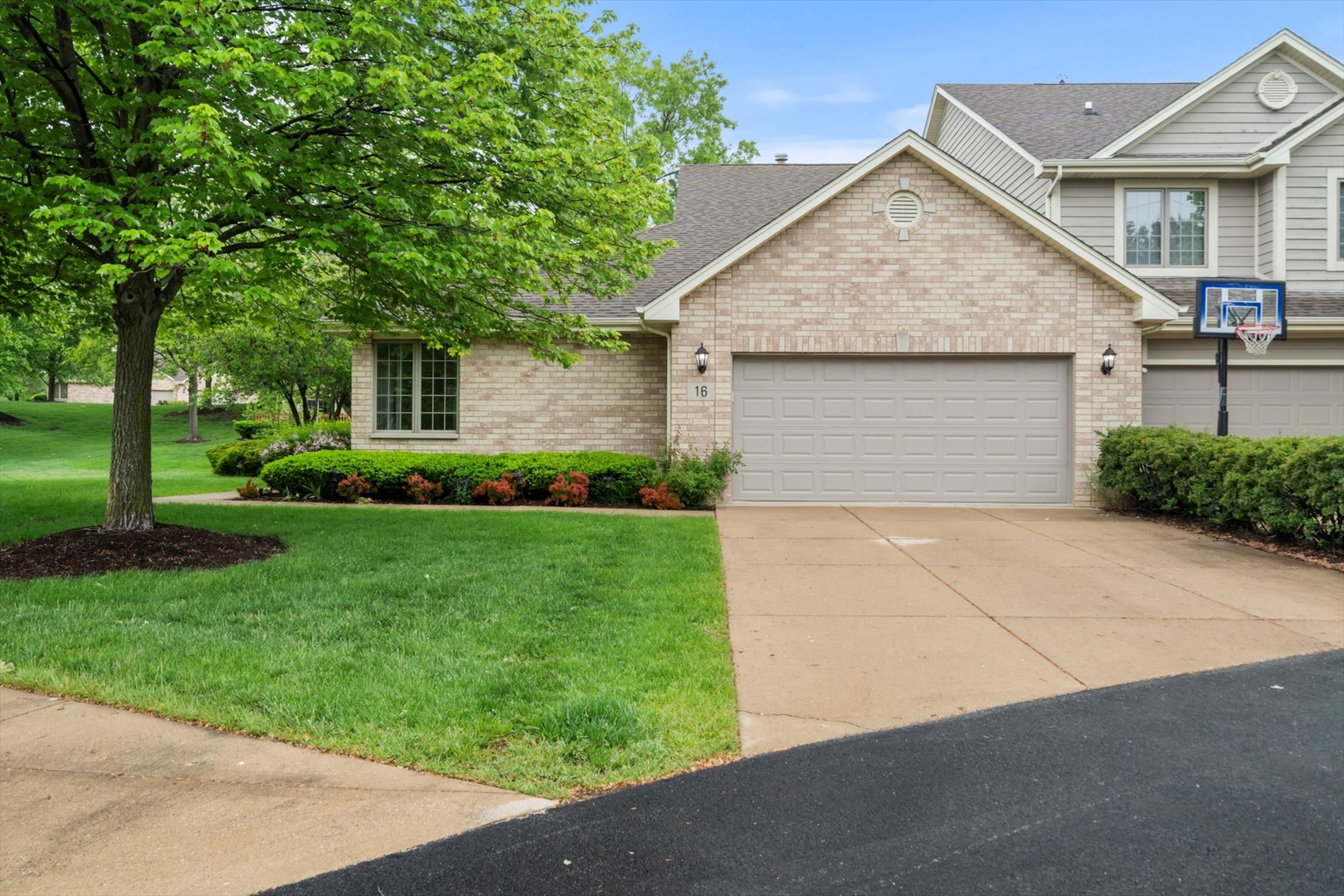 16 Pine Needles Drive Lemont, IL 60439 - Photo 3 of 47