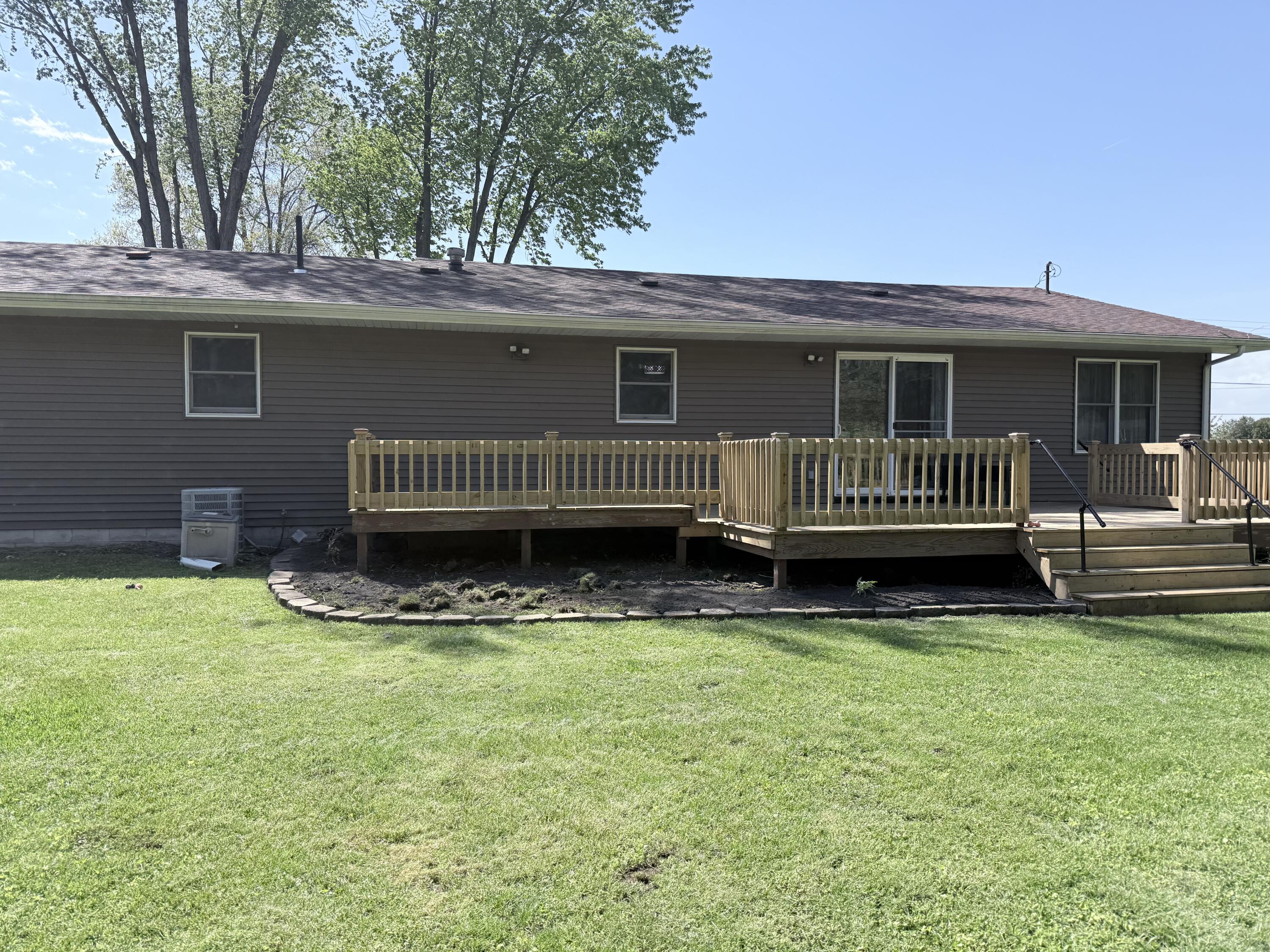 11551 North 900 West Demotte, IN 46310 - Photo 3 of 15 3000x2250
