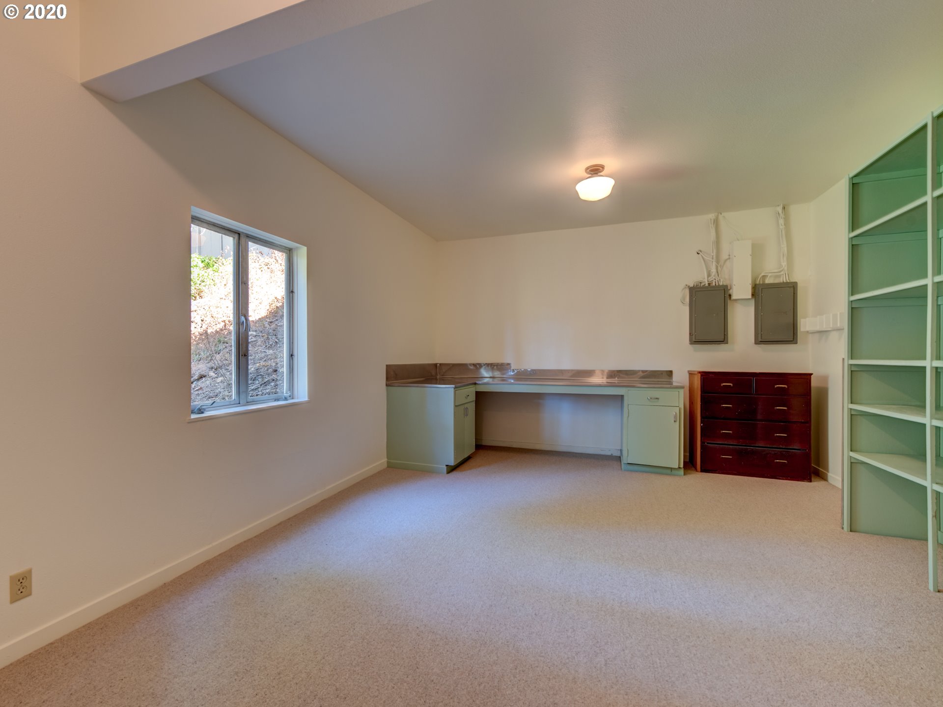 29175 Gimpl Hill Road Eugene, OR 97402 - Photo 17 of 32 Gallery Image 17