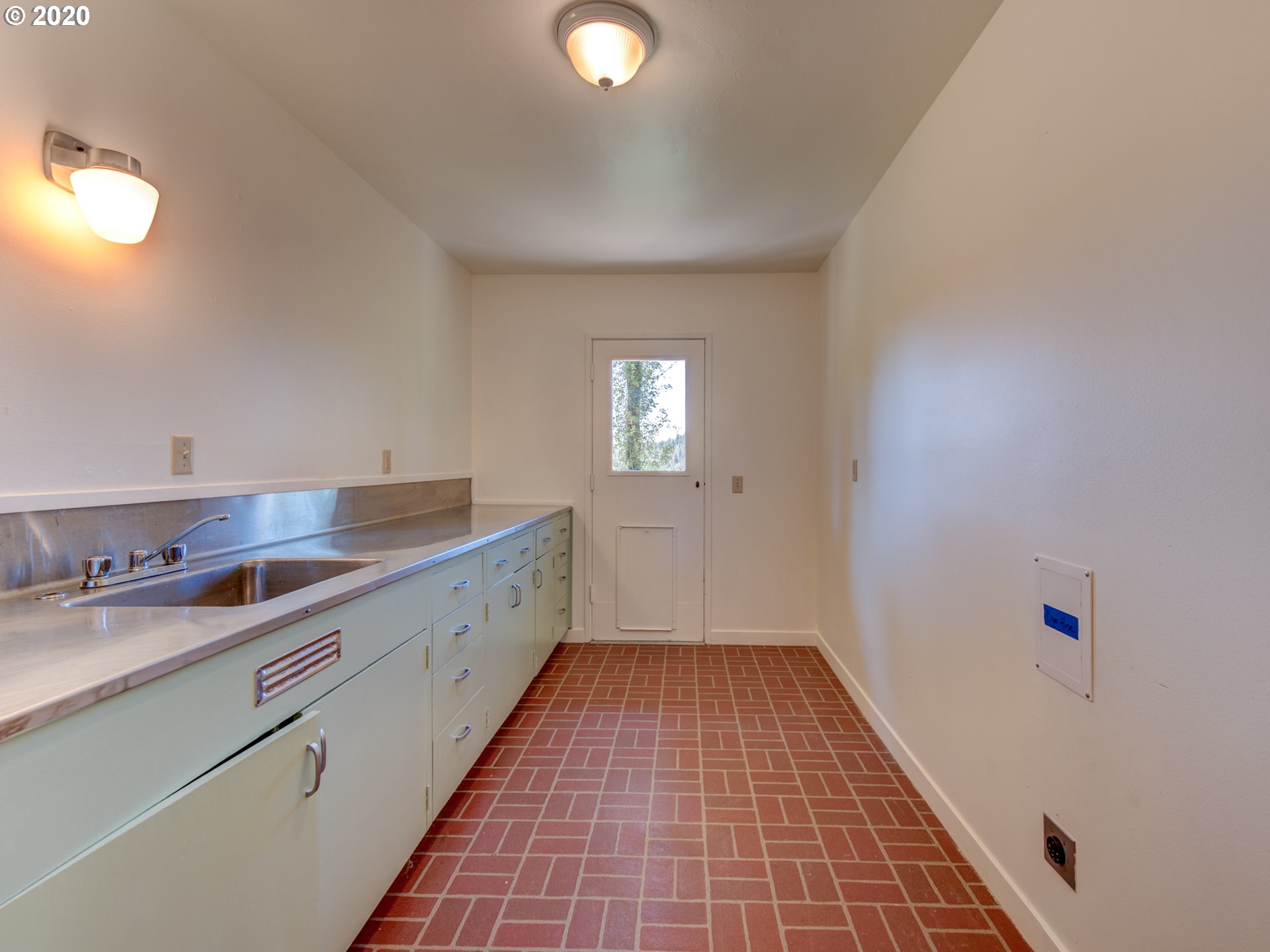 29175 Gimpl Hill Road Eugene, OR 97402 - Photo 21 of 32 Gallery Image 21