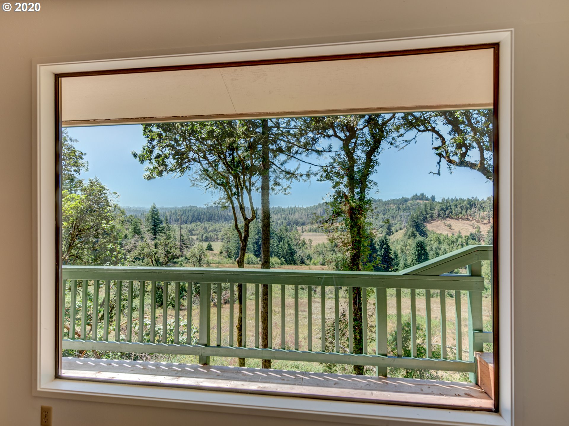 29175 Gimpl Hill Road Eugene, OR 97402 - Photo 5 of 32 Gallery Image 5