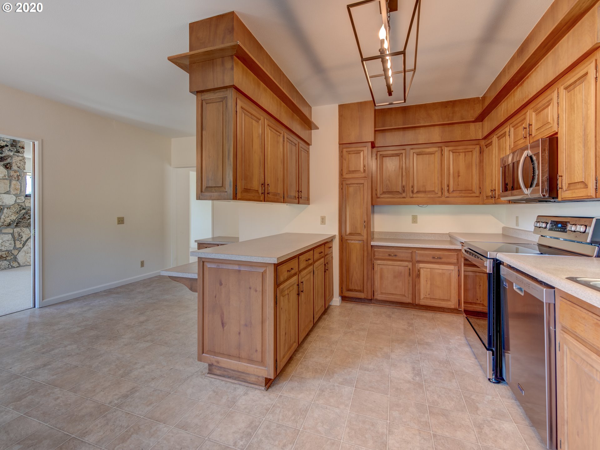 29175 Gimpl Hill Road Eugene, OR 97402 - Photo 8 of 32 Gallery Image 8