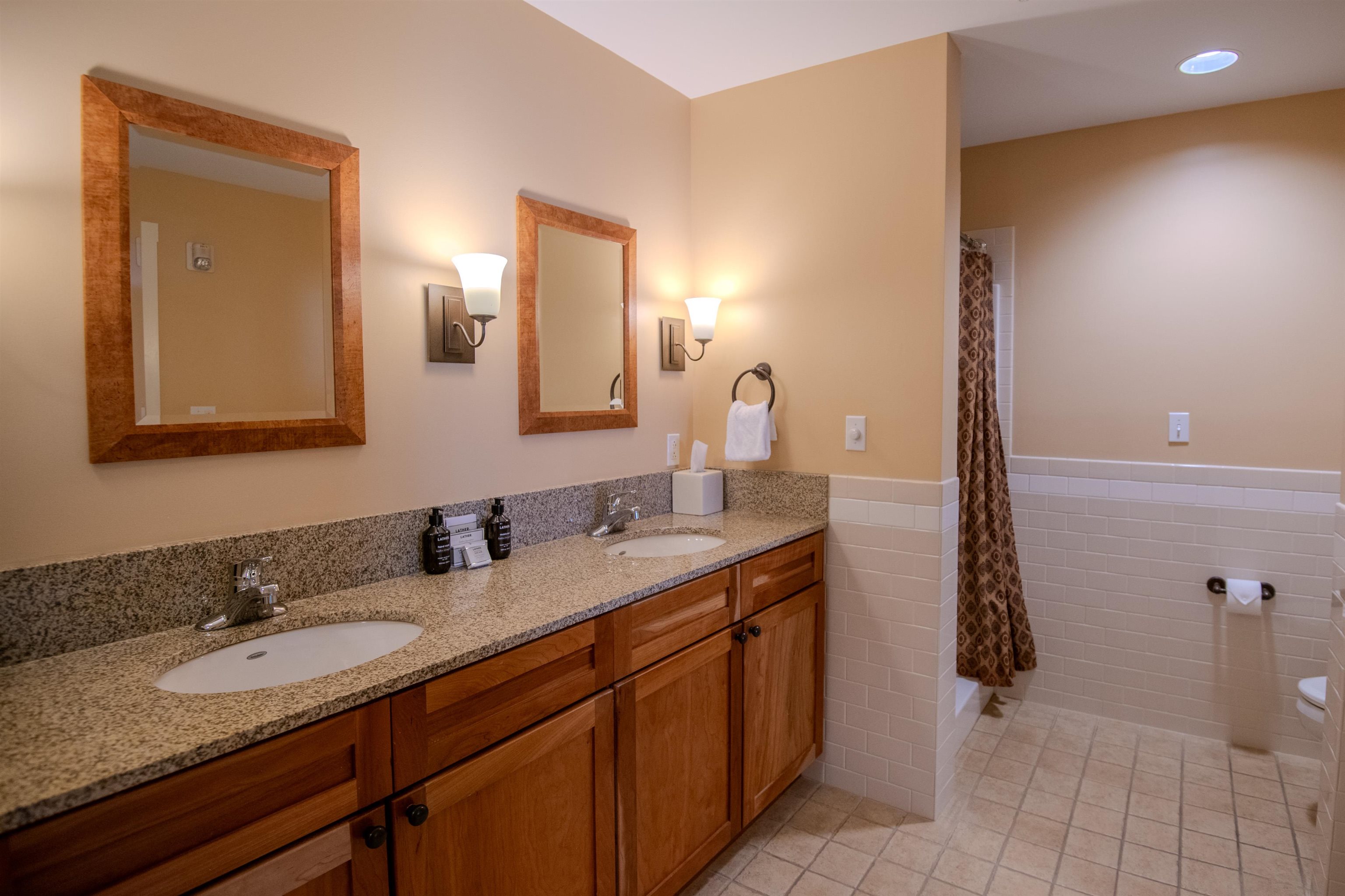 705-707 Qtr I V Adams House Ludlow, VT 05149 - Photo 14 of 41