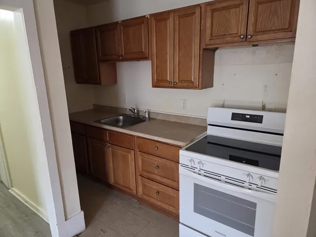 $1,600 | 19 1/2 Lunenburg Street, Unit 7, Fitchburg, MA 01420