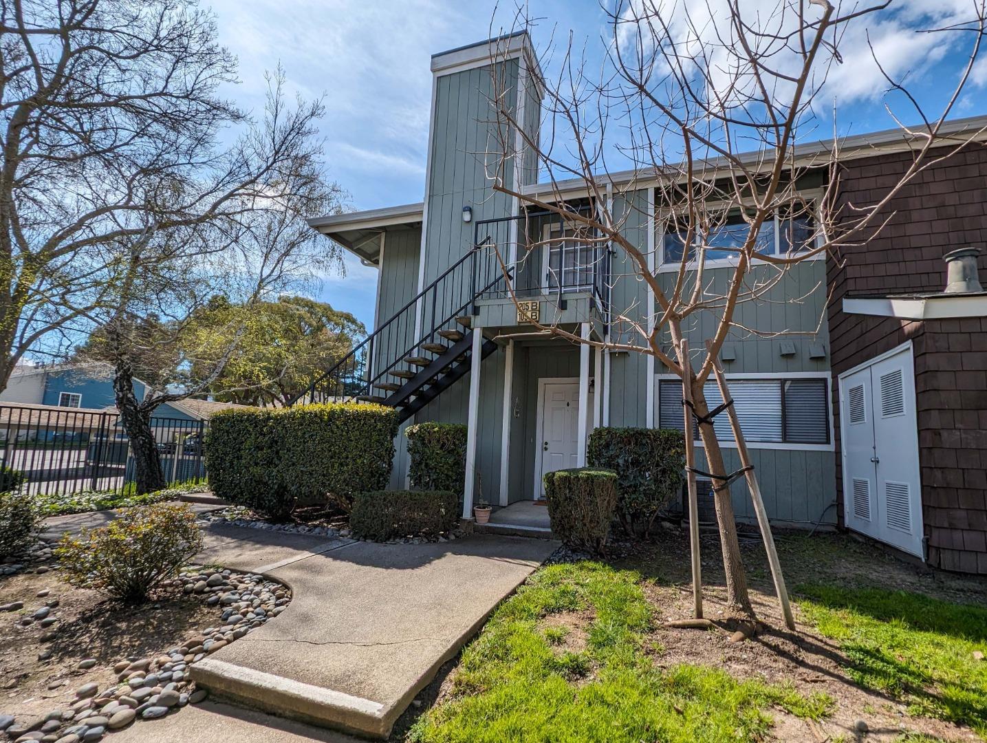 205 Compton Circle, Unit B San Ramon, CA 94583 - Photo 20 of 24 a view of a house with backyard