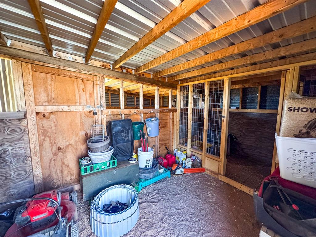 1209 Taylor Avenue Rule, TX 79547 - Photo 29 of 40 a room with furniture and toys