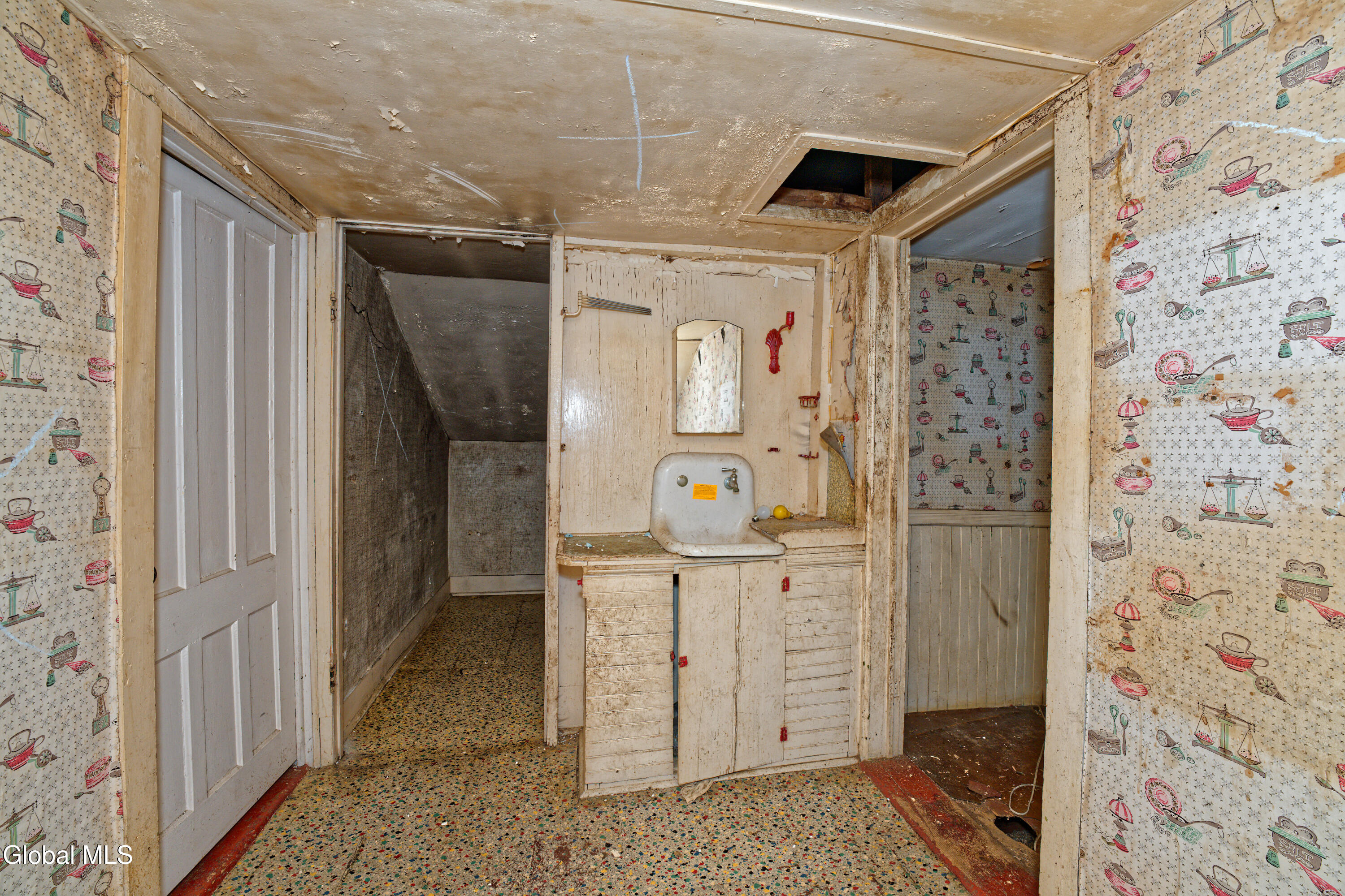 86 Fuller Road Corinth, NY 12822 - Photo 11 of 17 2 Inside 13