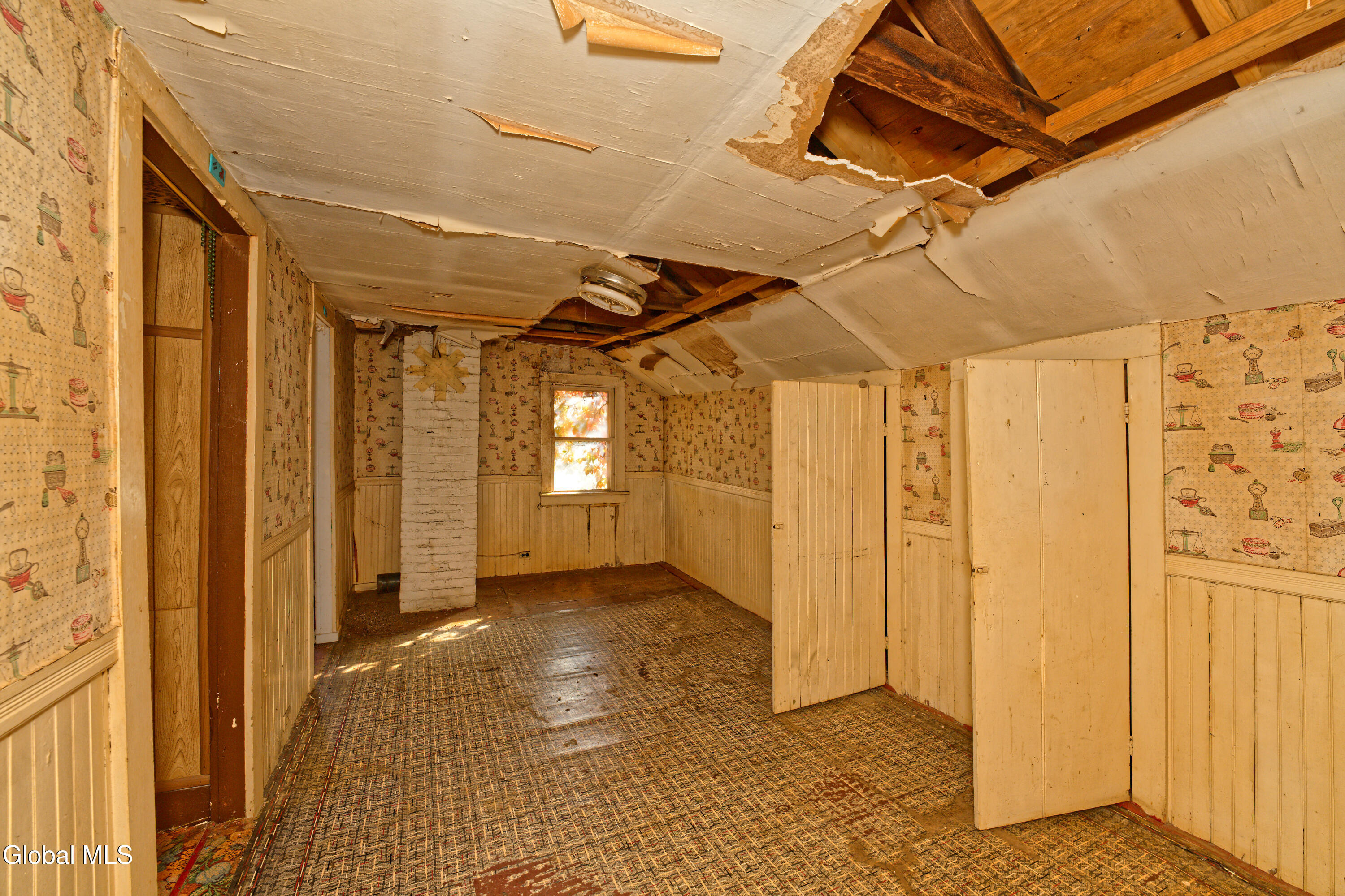 86 Fuller Road Corinth, NY 12822 - Photo 12 of 17 2 Inside 14