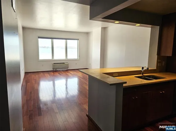 $2,550 | 3104 City Place, Unit 3104, Edgewater, NJ 07020