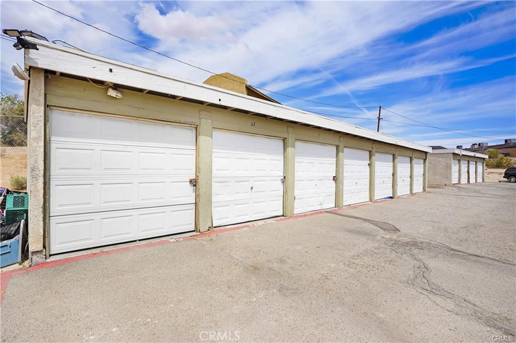 17802 Quantico Road Apple Valley, CA 92307 - Photo 14 of 21 a view of an empty room