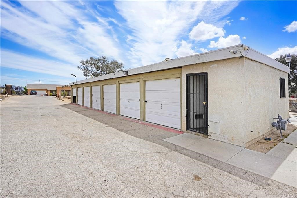 17802 Quantico Road Apple Valley, CA 92307 - Photo 15 of 21 a view of a terrace