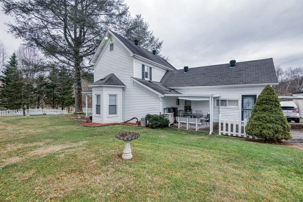 456 Walnut Hill Road Bristol, TN 37620 - Photo 7 of 40 Gallery Image 7