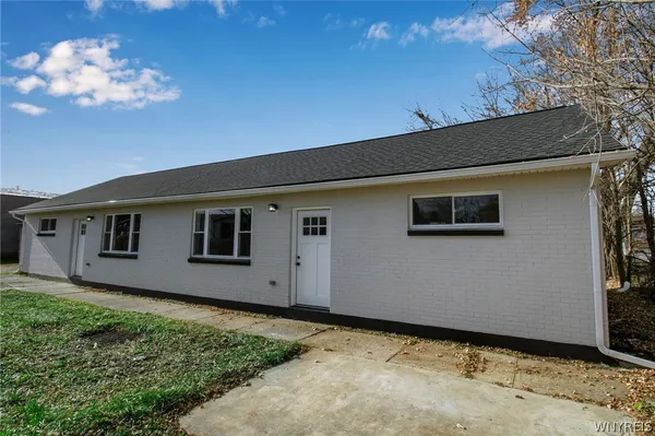 $219,900 | 24 Commercial Street, Hamburg, NY 14219