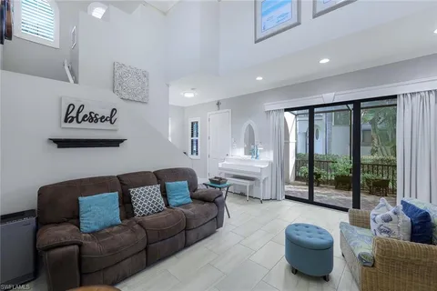 $549,900 | 1284 Kendari Terrace, Naples, FL 34113
