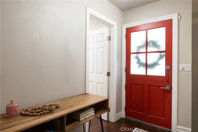 $7,995 | 407 East 16th Street, Costa Mesa, CA 92627