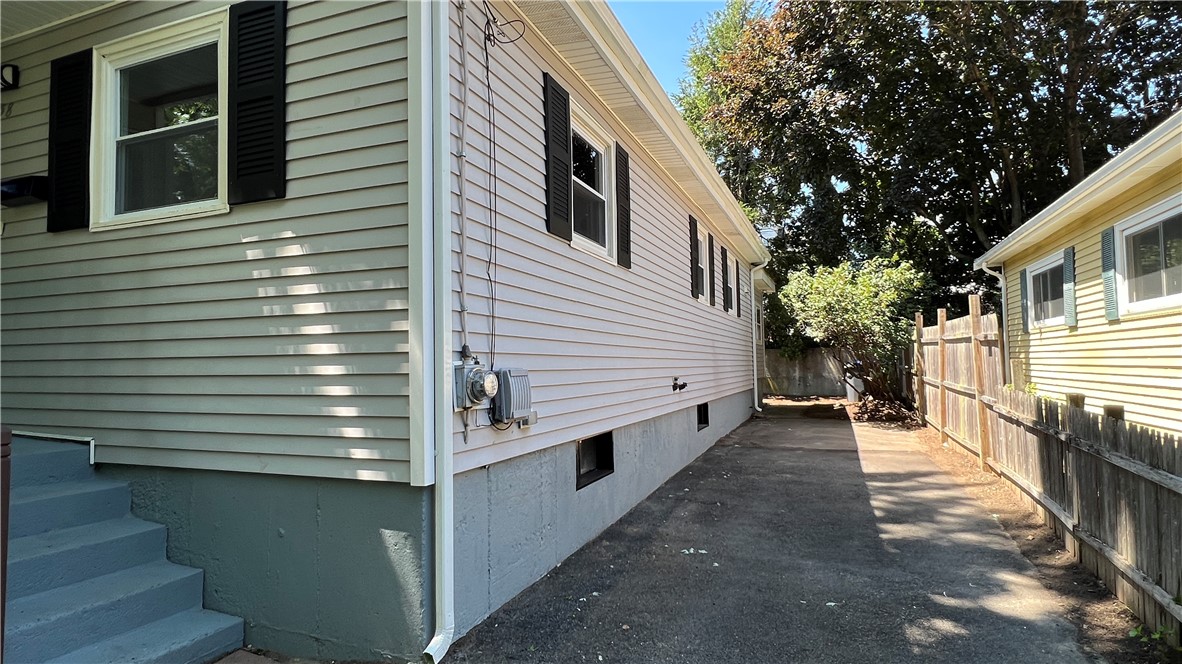 58 Virginia Lane Providence, RI 02908 - Photo 20 of 30