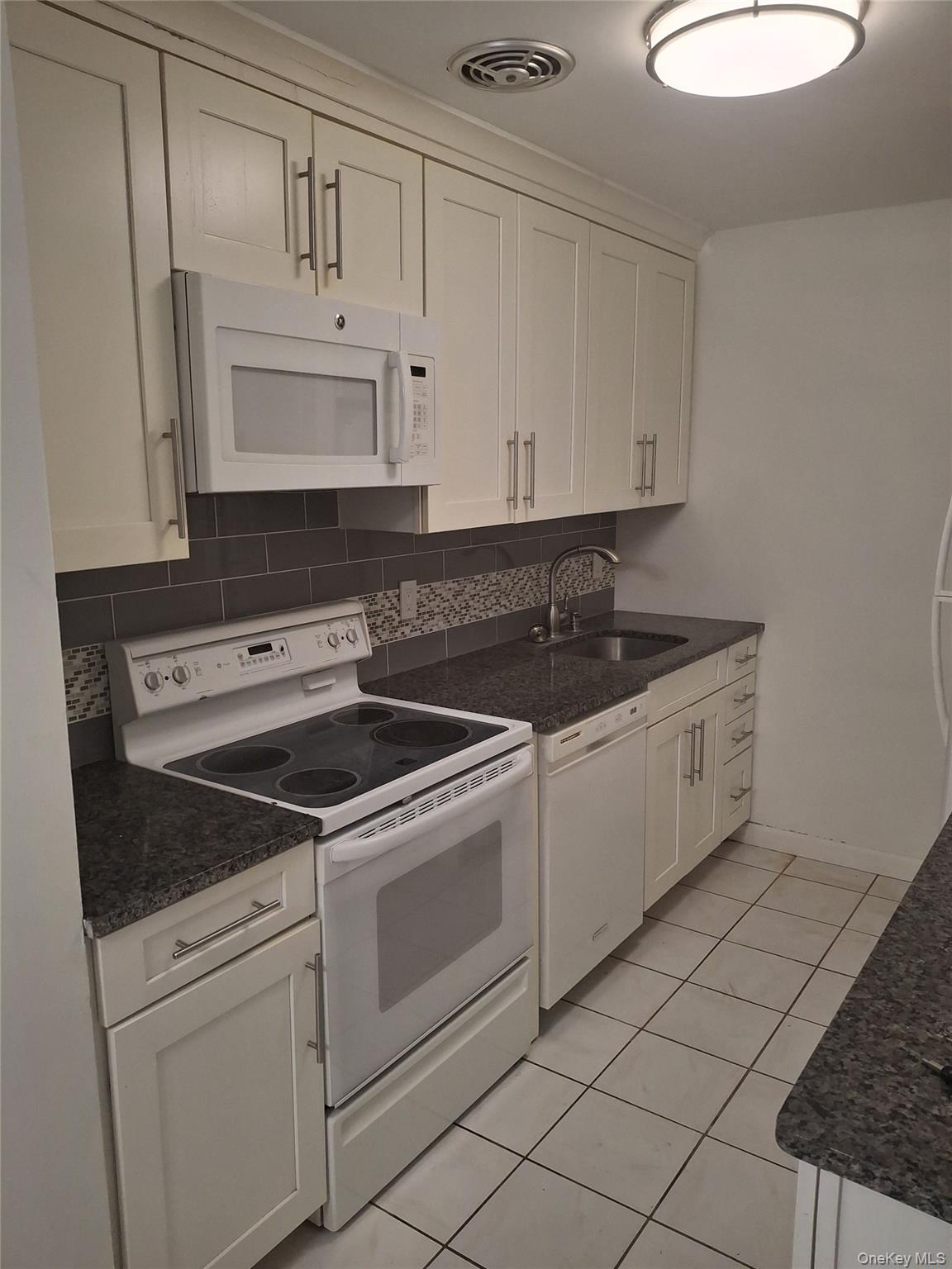 2 Secora Road, Unit C18 Spring Valley, NY 10952 - Photo 5 of 12