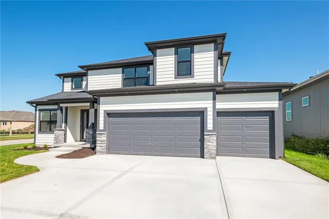 $519,650 | 18901 West 193rd Terrace, Spring Hill, KS 66083