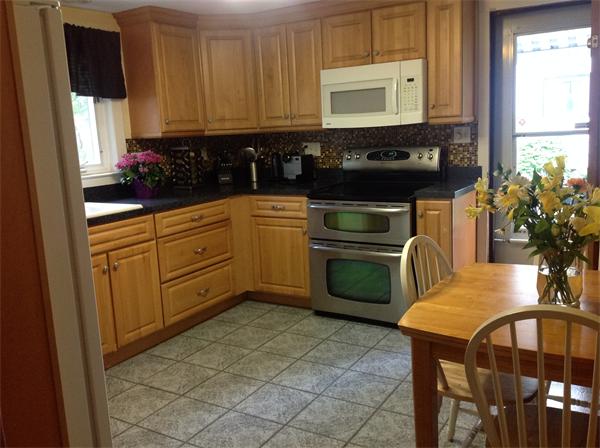 137 Bridle Road Billerica, MA 01821 - Photo 8 of 20 Gallery Image 8