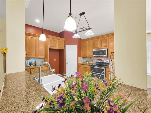 655 Windmill Way Vidor, TX 77662 - Photo 12 of 44
