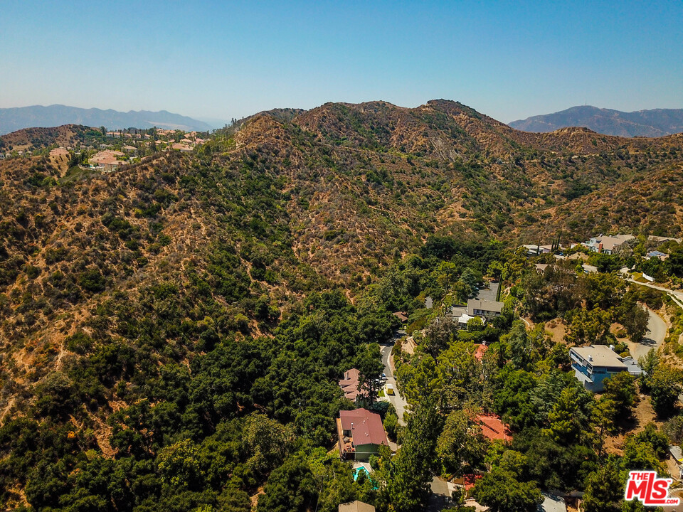 0 Chevy Chase Glendale, CA 91206 - Photo 4 of 8 a view of a city