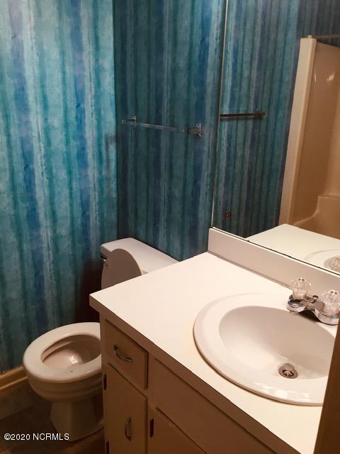 1404 Queen Anne Road Northwest Wilson, NC 27896 - Photo 18 of 33 FULL BATH UPSTAIRS