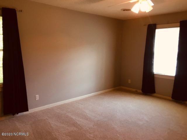 1404 Queen Anne Road Northwest Wilson, NC 27896 - Photo 20 of 33 PRINCIPAL BEDROOM