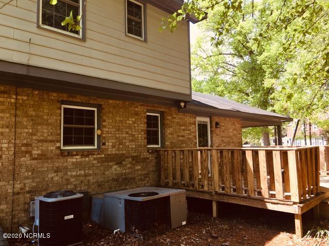 1404 Queen Anne Road Northwest Wilson, NC 27896 - Photo 28 of 33 DECK