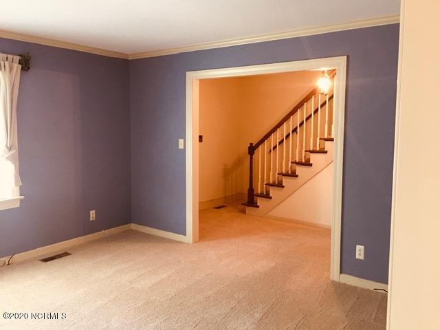 1404 Queen Anne Road Northwest Wilson, NC 27896 - Photo 4 of 33 LIVING ROOM