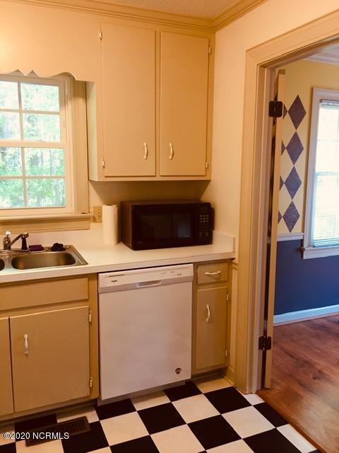 1404 Queen Anne Road Northwest Wilson, NC 27896 - Photo 10 of 33 KITCHEN