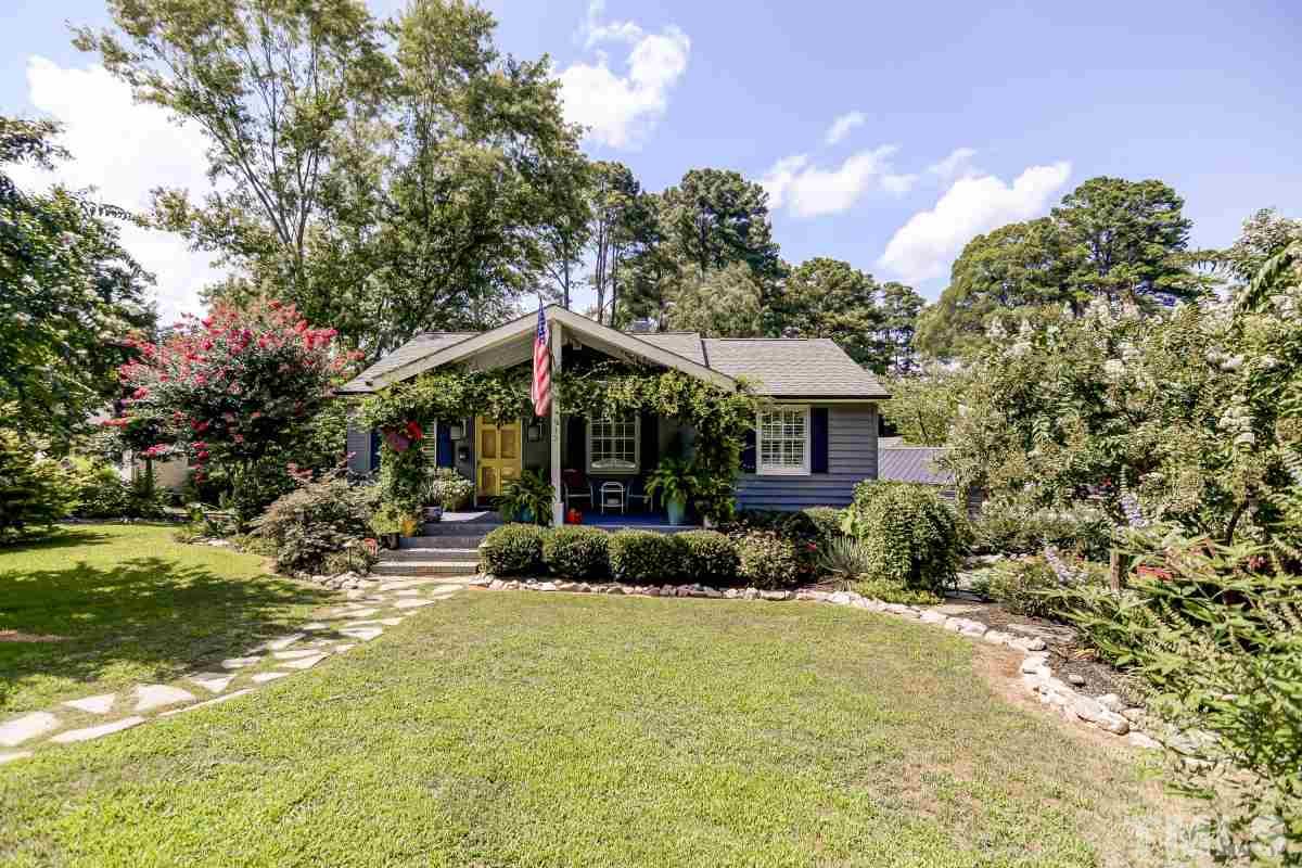 915 Mills Street Raleigh, NC 27608 - Photo 2 of 26