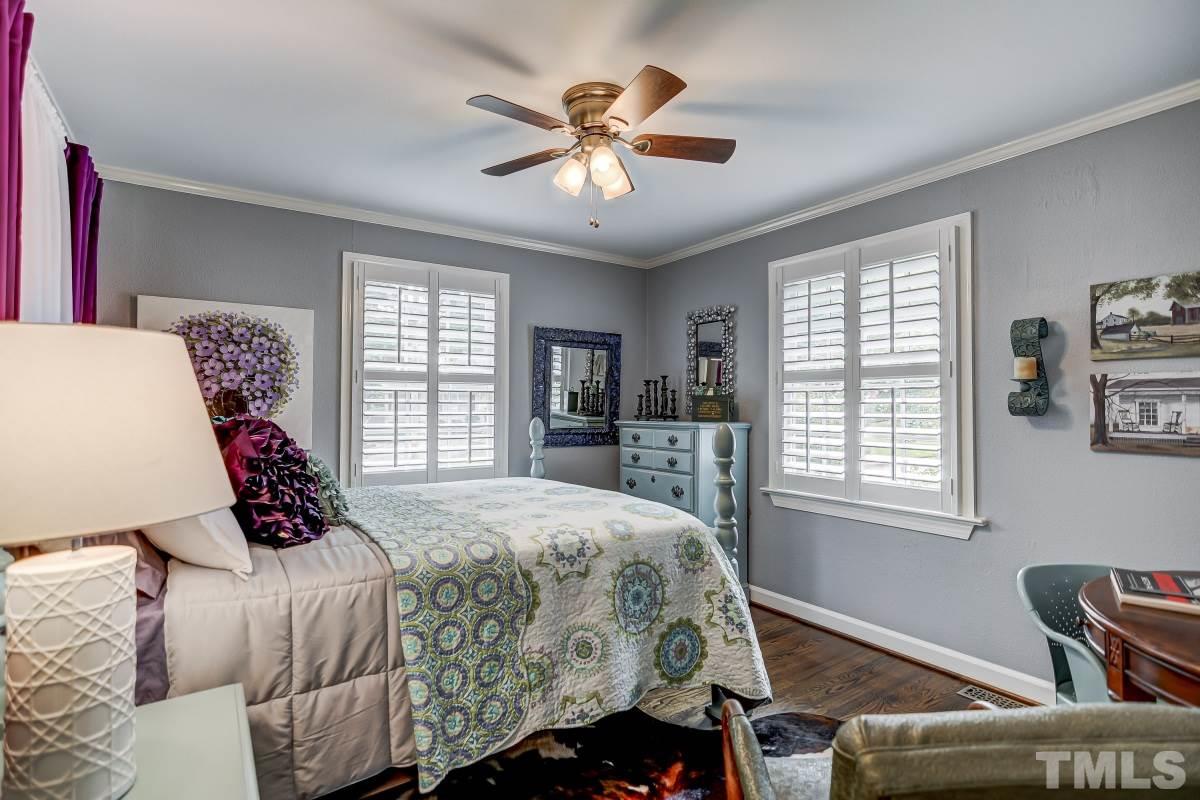 915 Mills Street Raleigh, NC 27608 - Photo 12 of 26