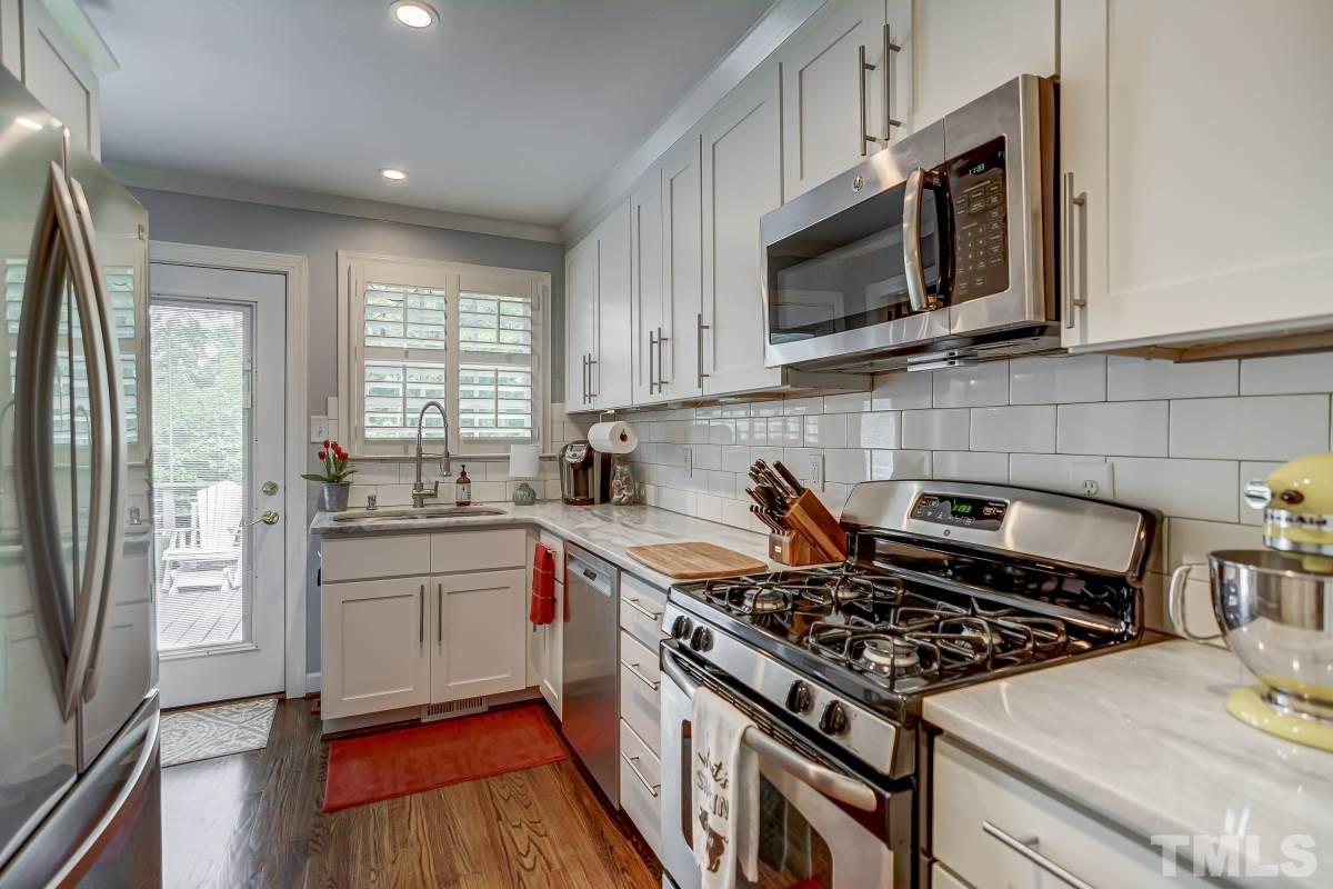 915 Mills Street Raleigh, NC 27608 - Photo 9 of 26