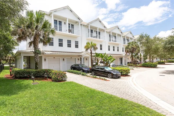 $2,895 | 6809 Lakeside Circle North, Unit 101, Davie, FL 33314
