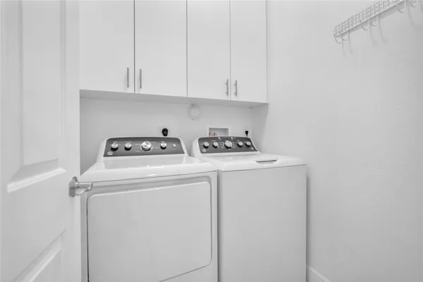 $2,895 | 6809 Lakeside Circle North, Unit 101, Davie, FL 33314