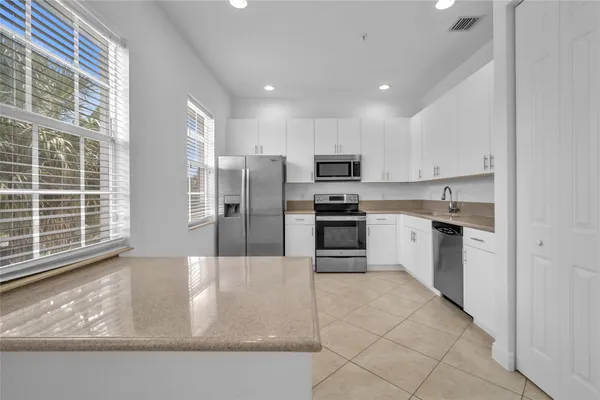 $2,895 | 6809 Lakeside Circle North, Unit 101, Davie, FL 33314