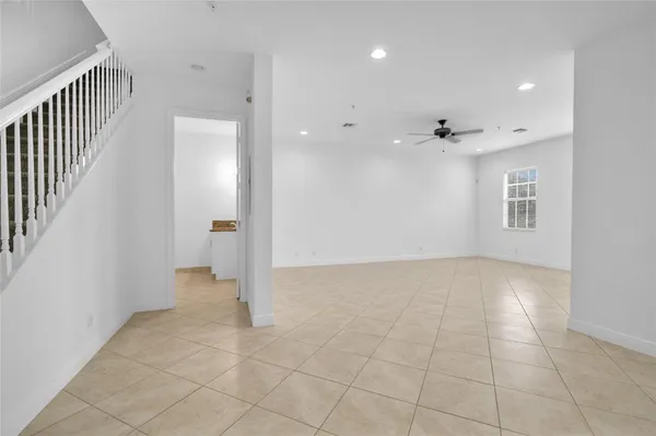 $2,895 | 6809 Lakeside Circle North, Unit 101, Davie, FL 33314