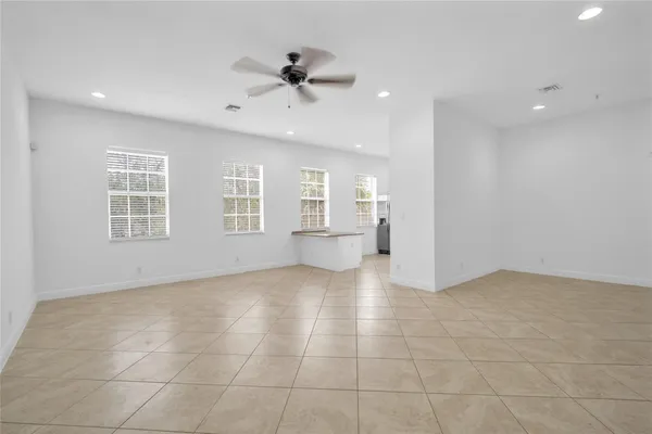 $2,895 | 6809 Lakeside Circle North, Unit 101, Davie, FL 33314