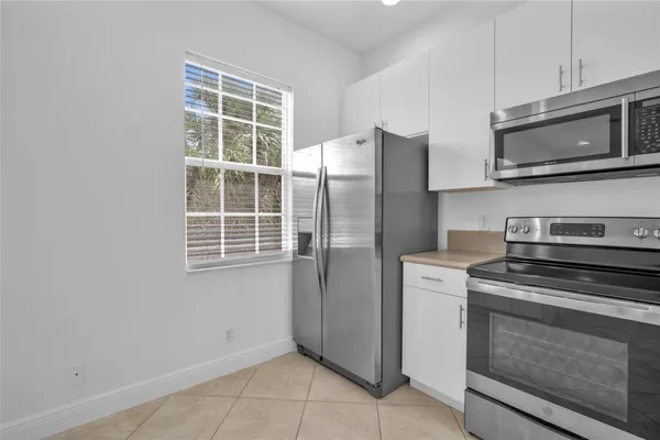 $2,895 | 6809 Lakeside Circle North, Unit 101, Davie, FL 33314